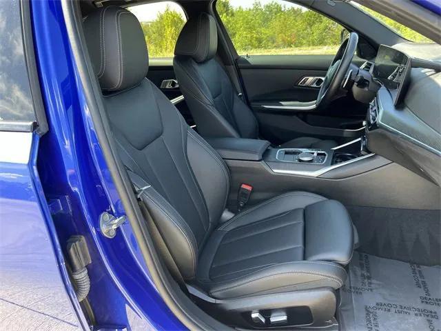 Photo of 2023 Blue BMW 330e