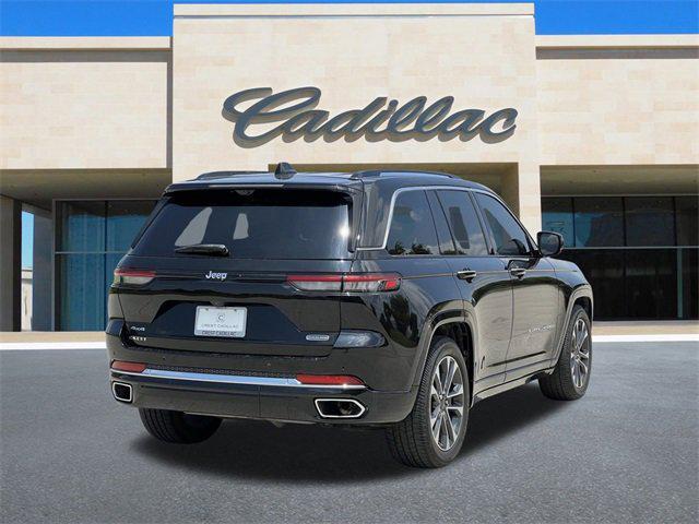 Photo of 2022 Diamond Black Crystal Pearlcoat Jeep Grand Cherokee