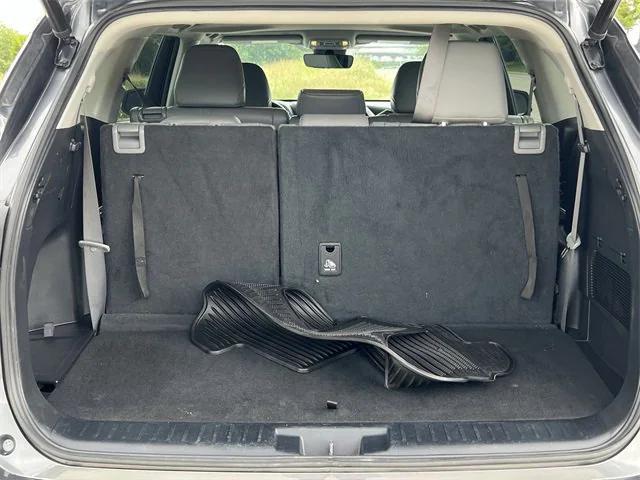 Photo of 2022 Gray Toyota Highlander