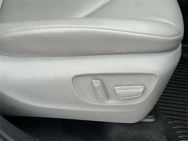 Photo of 2022 Gray Toyota Highlander