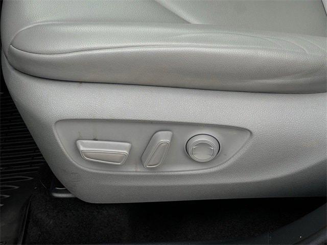 Photo of 2022 Gray Toyota Highlander