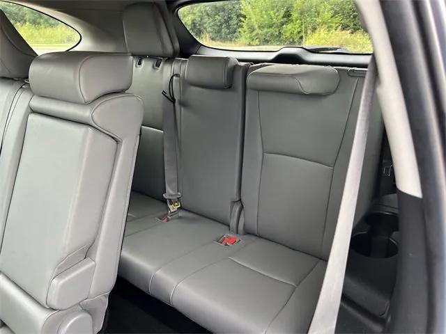 Photo of 2022 Gray Toyota Highlander