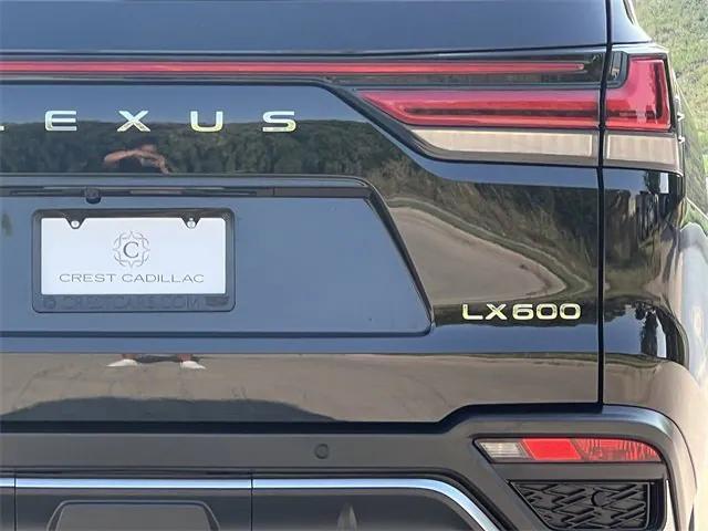 Photo of 2023 Black Lexus LX 600