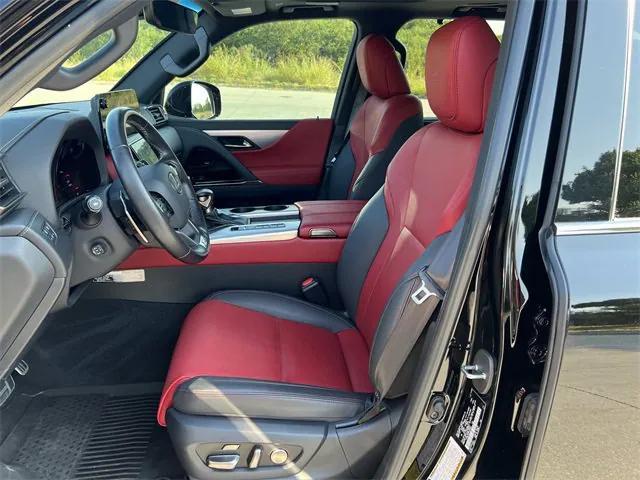 Photo of 2023 Black Lexus LX 600