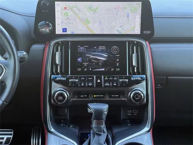Photo of 2023 Black Lexus LX 600