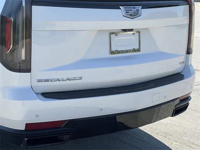 Photo of 2023 Crystal White Tricoat Cadillac Escalade
