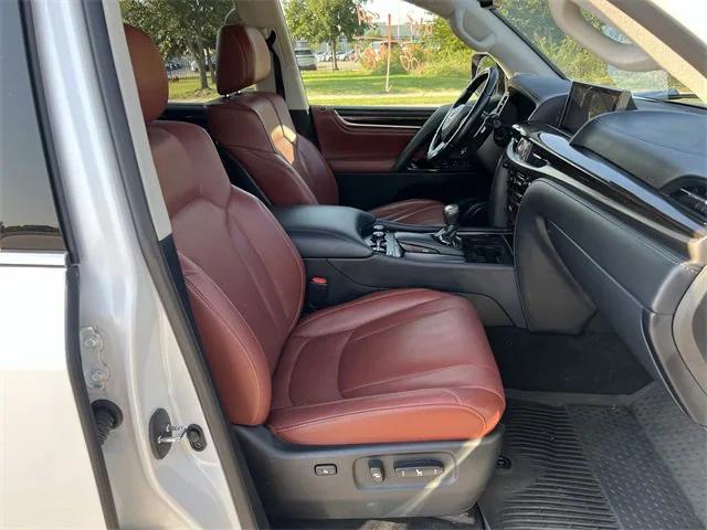 Photo of 2021 Eminent White Pearl Lexus LX 570