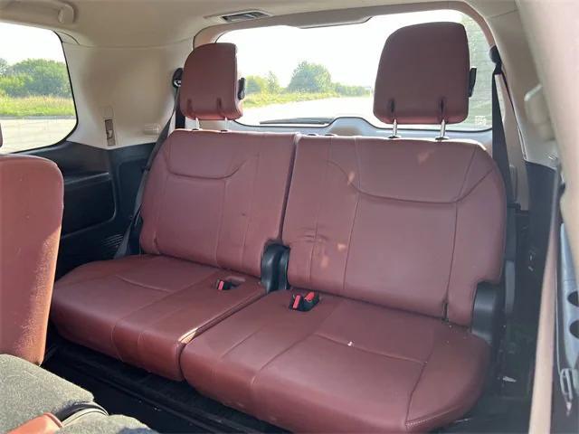 Photo of 2021 Eminent White Pearl Lexus LX 570