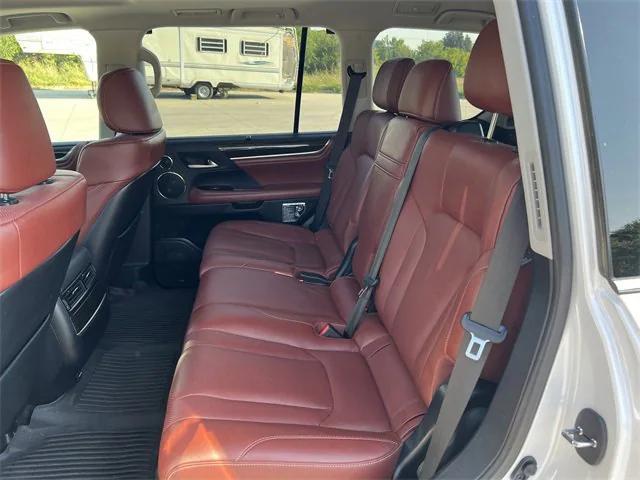Photo of 2021 Eminent White Pearl Lexus LX 570