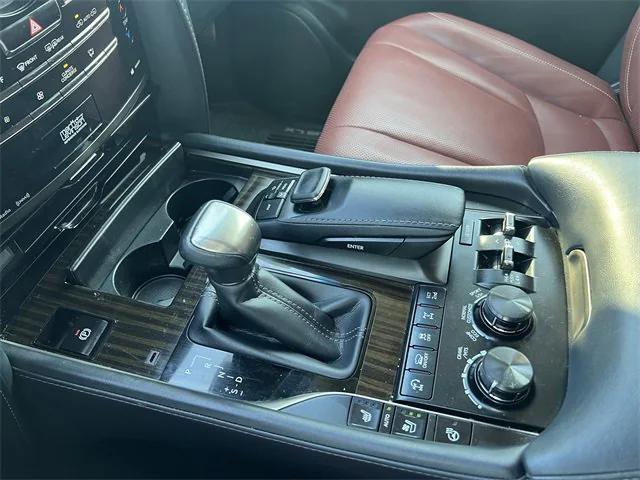 Photo of 2021 Eminent White Pearl Lexus LX 570