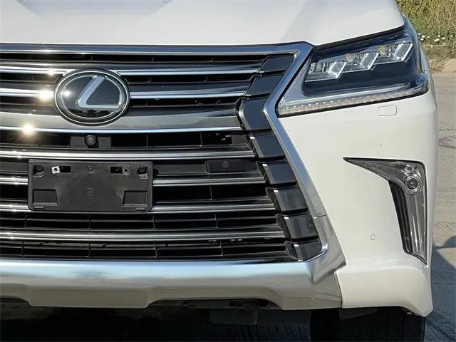 Photo of 2021 Eminent White Pearl Lexus LX 570