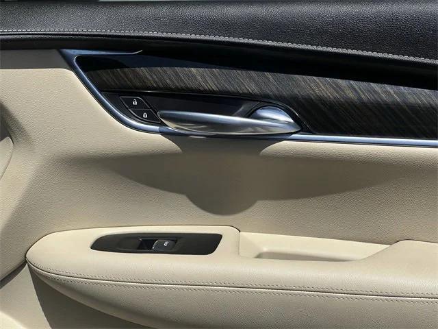 Photo of 2018 Bronze Dune Metallic Cadillac XT5
