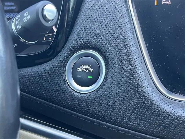 Photo of 2018 Bronze Dune Metallic Cadillac XT5