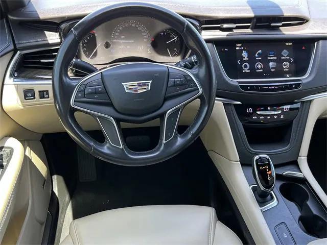 Photo of 2018 Bronze Dune Metallic Cadillac XT5