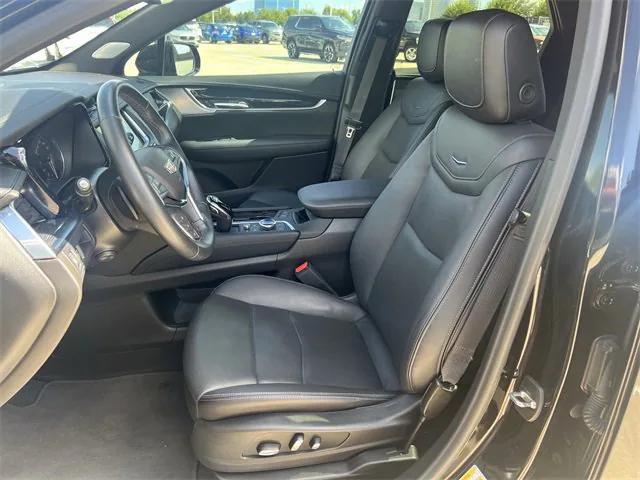 Photo of 2024 Stellar Black Metallic Cadillac XT5