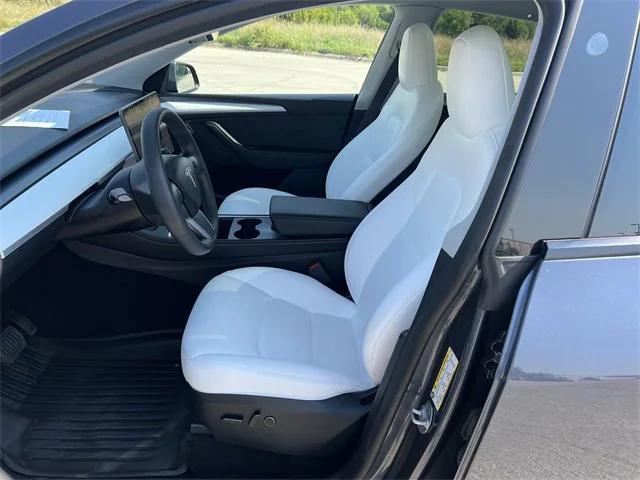 Photo of 2023 Gray Tesla Model Y