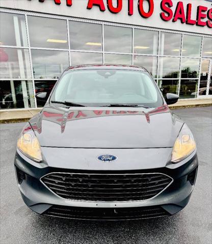 Photo of 2022 Carbonized Gray Metallic Ford Escape