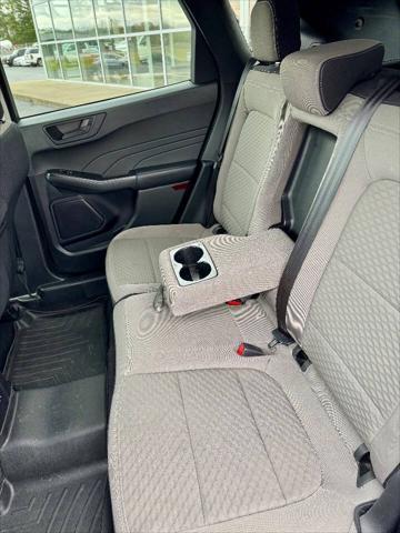 Photo of 2022 Carbonized Gray Metallic Ford Escape