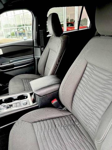 Photo of 2020 Iconic Silver Metallic Ford Explorer