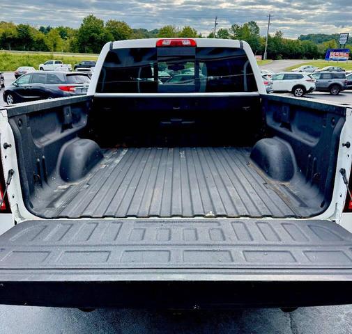 Photo of 2018 White Chevrolet Silverado 1500