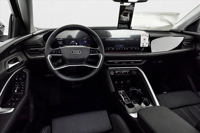 Photo of 2025 Mythos Black Metallic Audi Q5