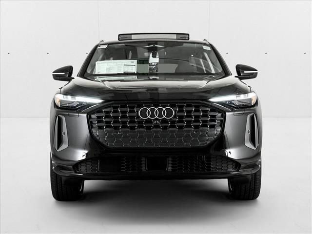 Photo of 2025 Mythos Black Metallic Audi Q5