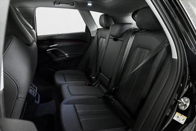 Photo of 2025 Mythos Black Metallic Audi Q5