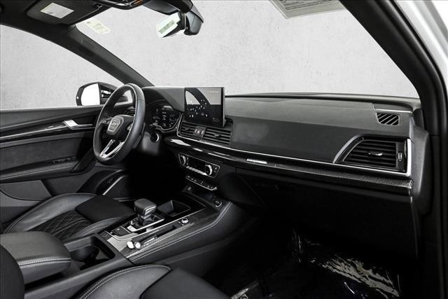 Photo of 2025 Glacier White Metallic Audi SQ5