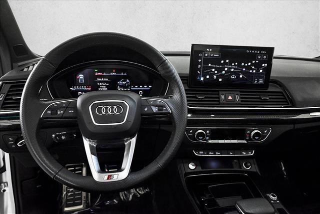 Photo of 2025 Glacier White Metallic Audi SQ5