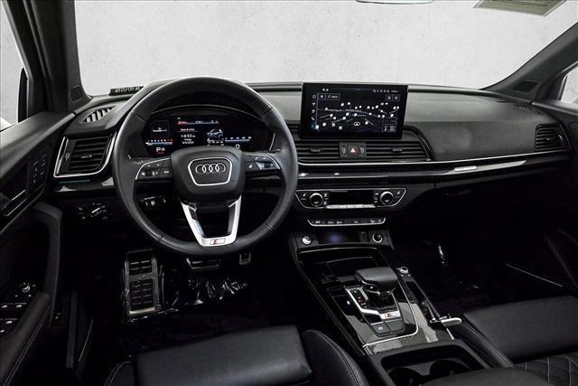 Photo of 2025 Glacier White Metallic Audi SQ5