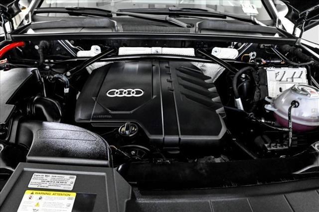Photo of 2025 Daytona Gray Pearl Effect Audi Q5