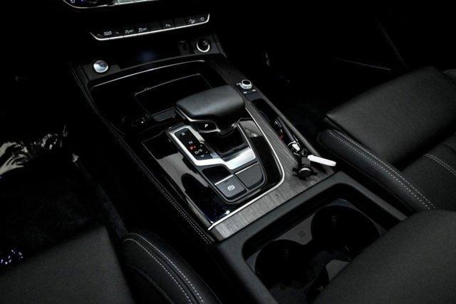 Photo of 2025 Daytona Gray Pearl Effect Audi Q5