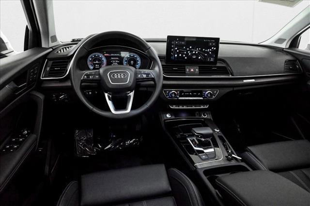 Photo of 2025 Daytona Gray Pearl Effect Audi Q5