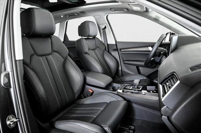 Photo of 2025 Daytona Gray Pearl Effect Audi Q5