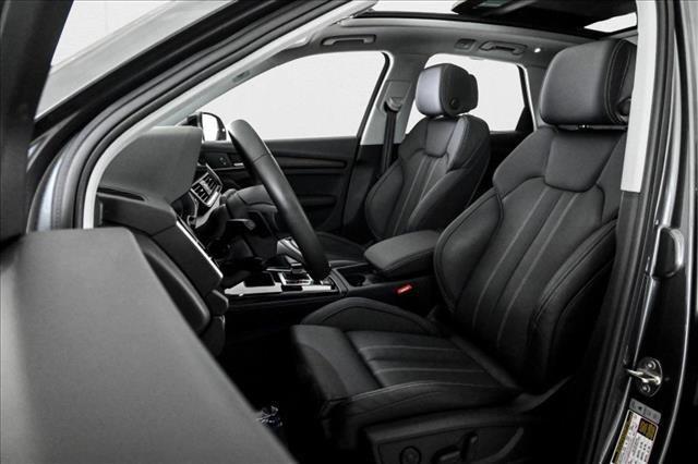 Photo of 2025 Daytona Gray Pearl Effect Audi Q5