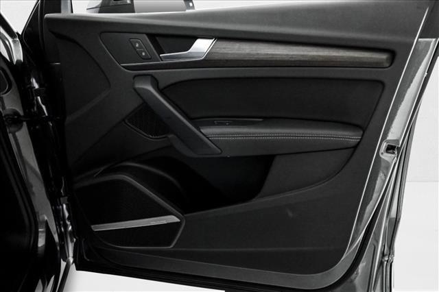 Photo of 2025 Daytona Gray Pearl Effect Audi Q5