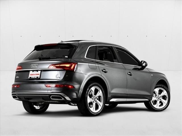 Photo of 2025 Daytona Gray Pearl Effect Audi Q5
