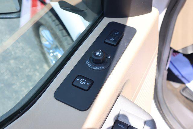 Photo of 2016 White Ford F-350