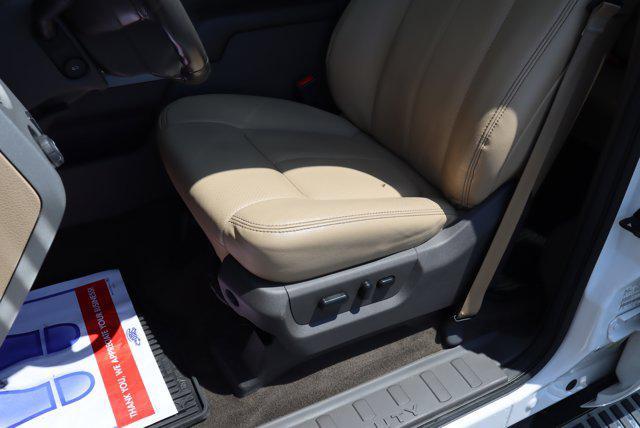 Photo of 2016 White Ford F-350