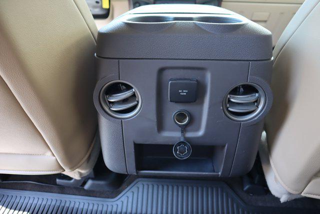 Photo of 2016 White Ford F-350