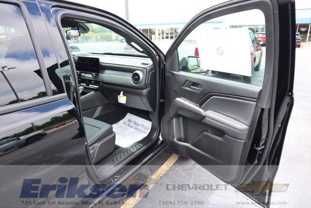 Photo of 2025 Black Chevrolet Colorado