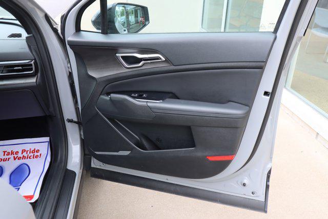 Photo of 2023 Wolf Gray Kia Sportage