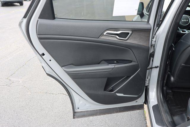 Photo of 2023 Wolf Gray Kia Sportage