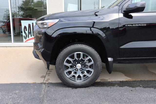 Photo of 2023 Black Chevrolet Colorado