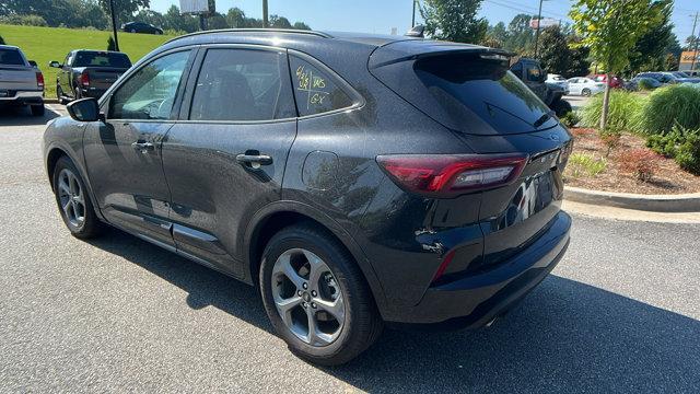 Photo of 2024 Black Ford Escape