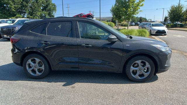 Photo of 2024 Black Ford Escape