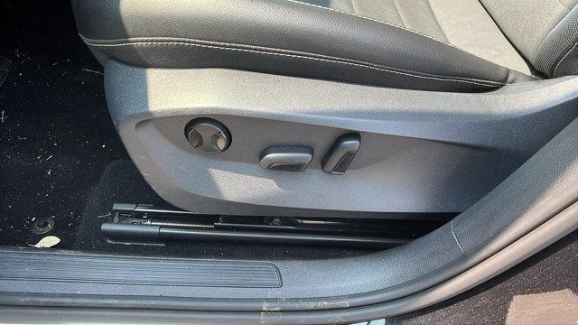 Photo of 2022 Deep Black Pearl Effect Volkswagen Taos