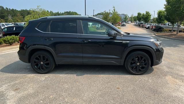 Photo of 2022 Deep Black Pearl Effect Volkswagen Taos
