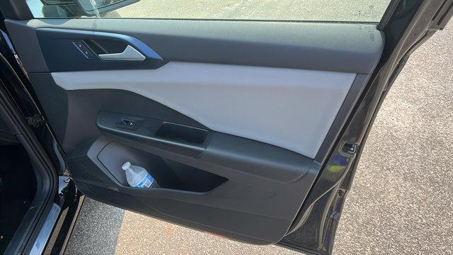 Photo of 2022 Deep Black Pearl Effect Volkswagen Taos