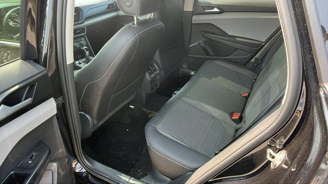 Photo of 2022 Deep Black Pearl Effect Volkswagen Taos
